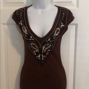 EUC V neck tee